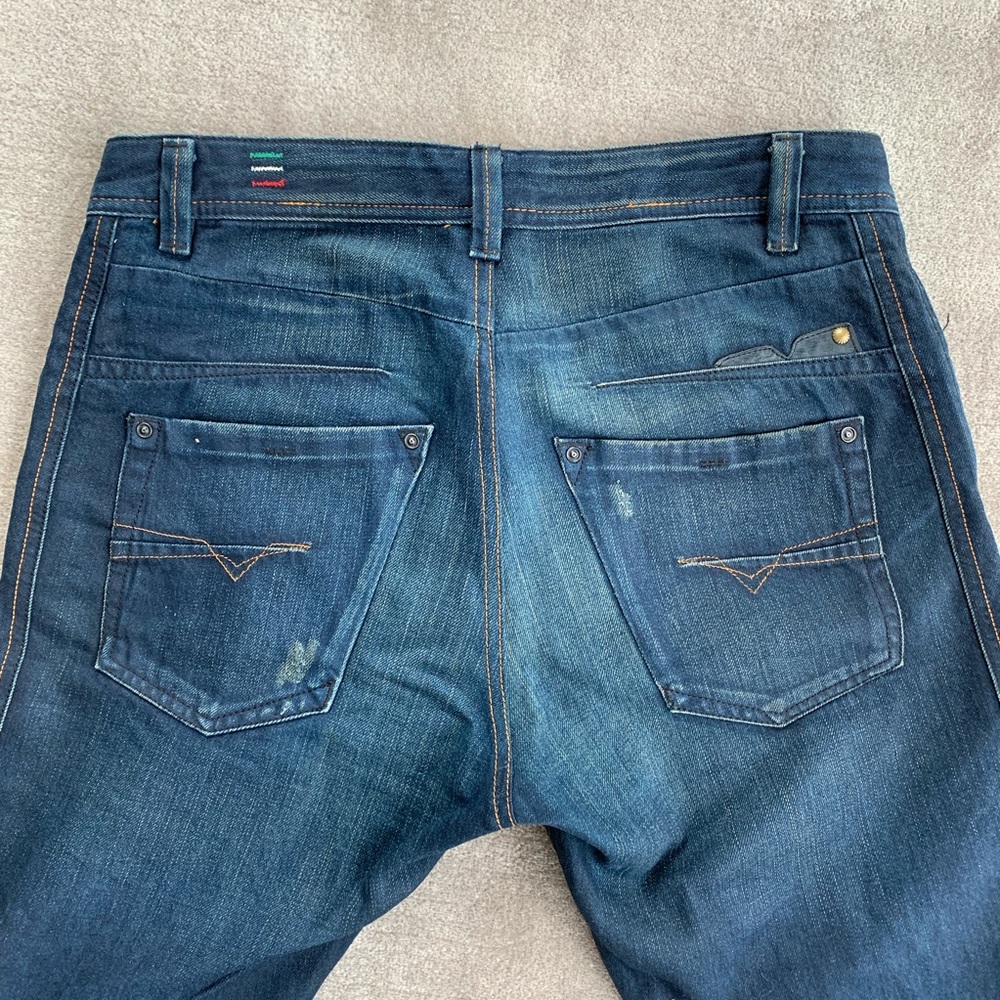 Diesel Men’s tapered Slim/skinny Jeans. Button fly